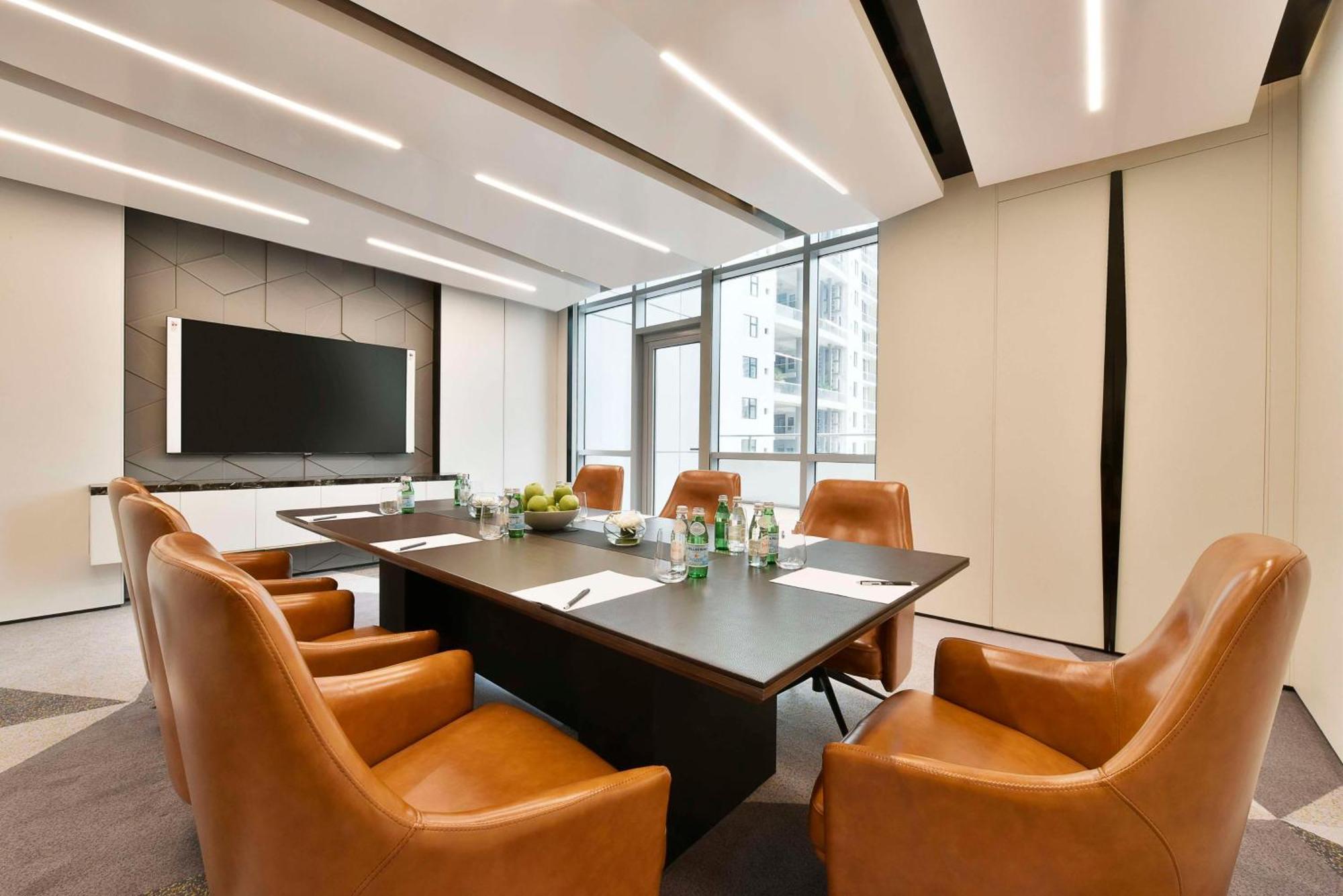 Hilton Bahrain Manama Exterior foto Meeting room at the Westin Palace, Madrid