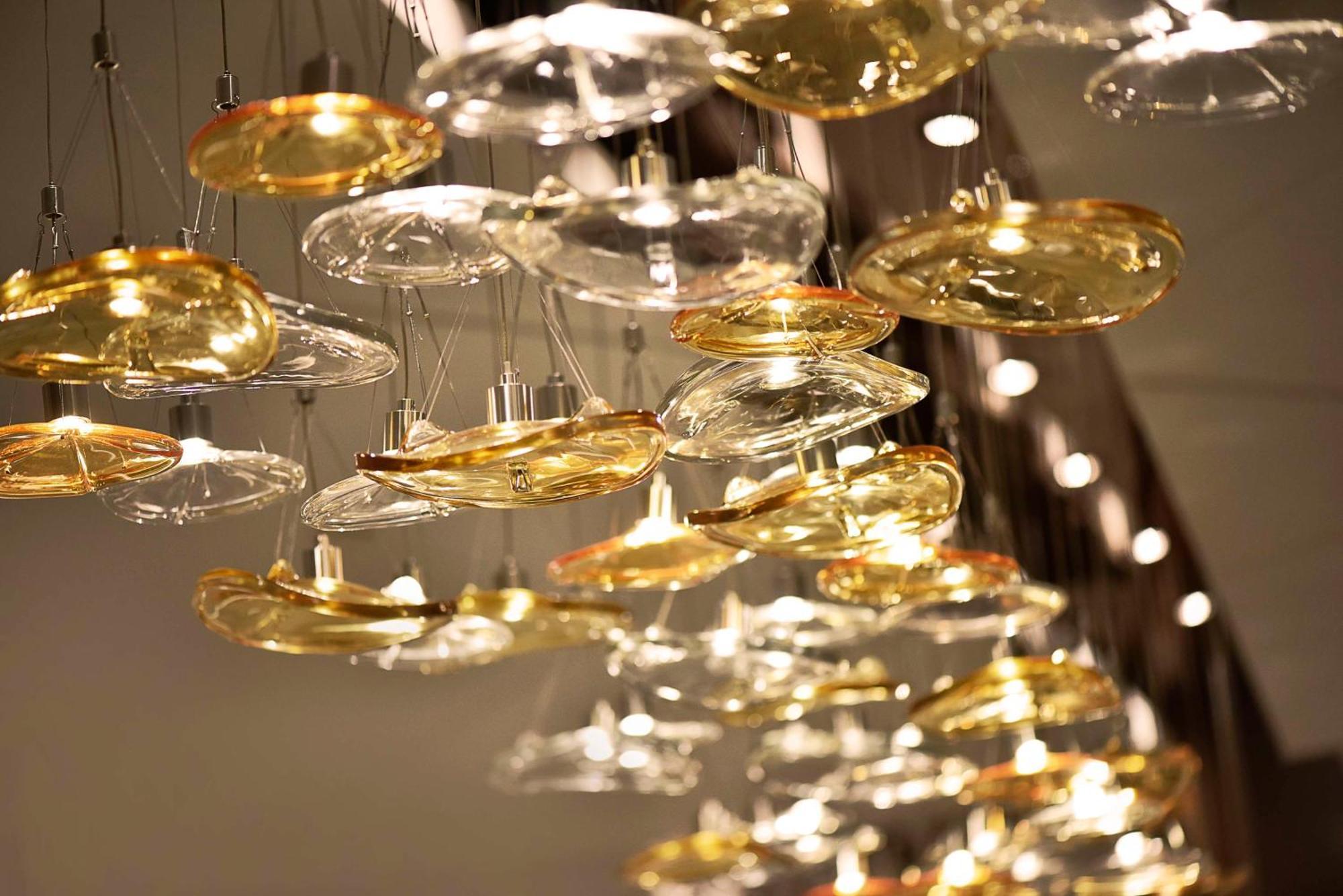 Hilton Bahrain Manama Exterior foto A chandelier
