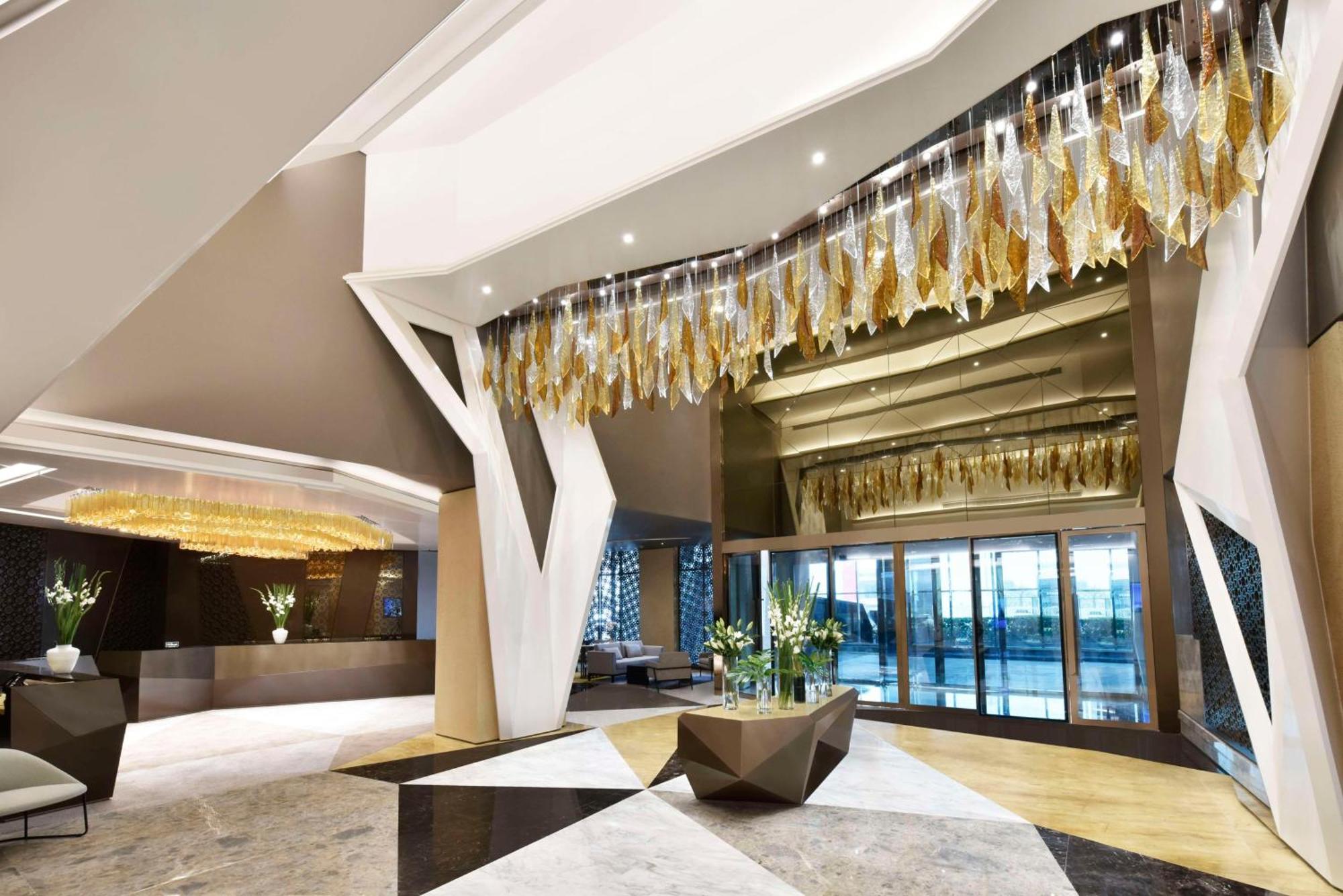 Hilton Bahrain Manama Exterior foto The lobby of the hotel